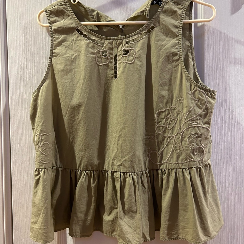 Madewell sleeveless shirt size large. Olive color.